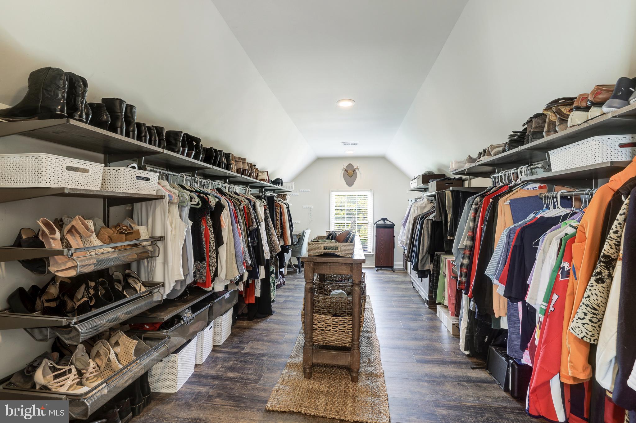 BELMONT COUNTRY CLUB - Residential