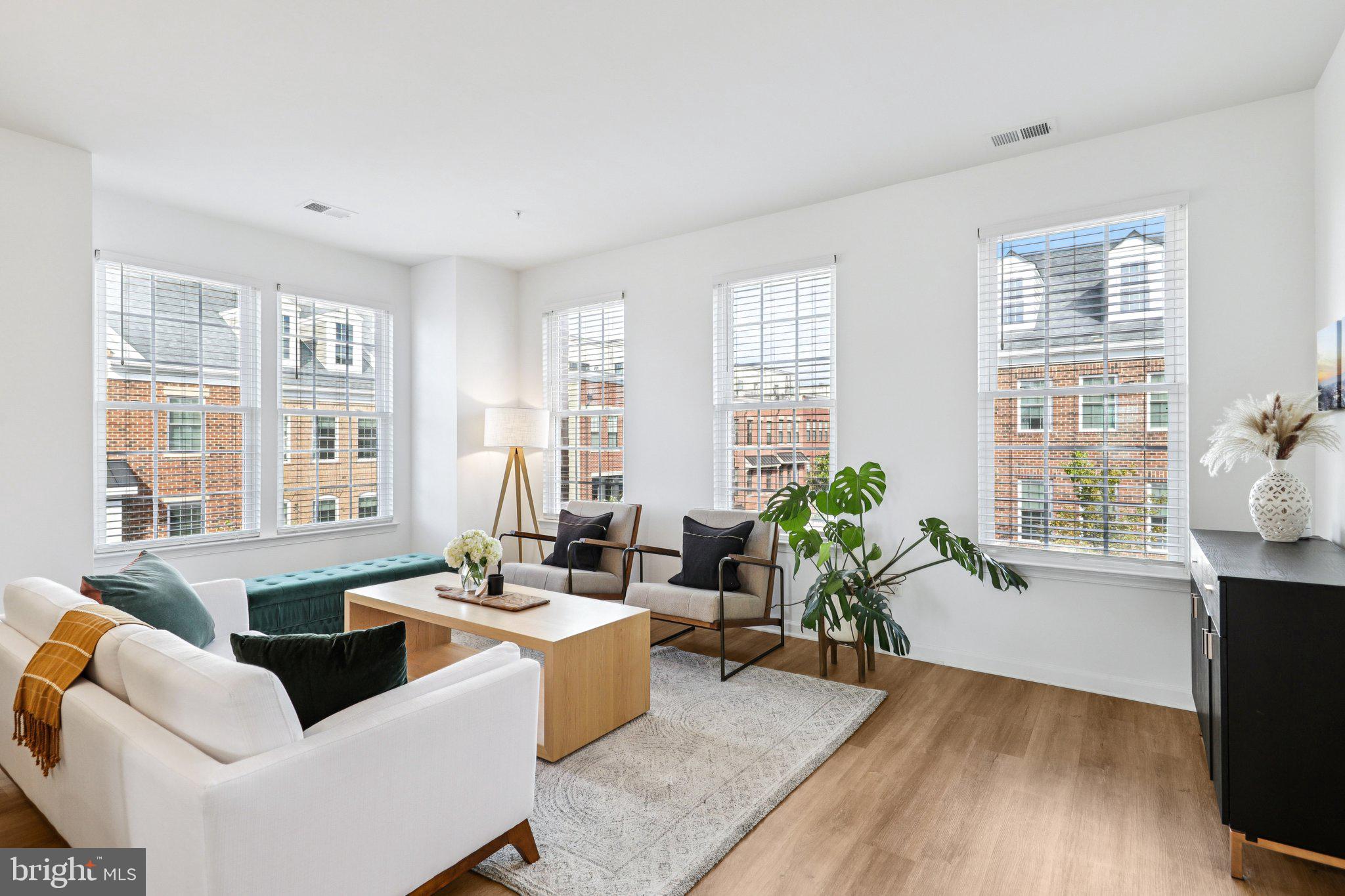 265 HIGH RAIL TERRACE SE