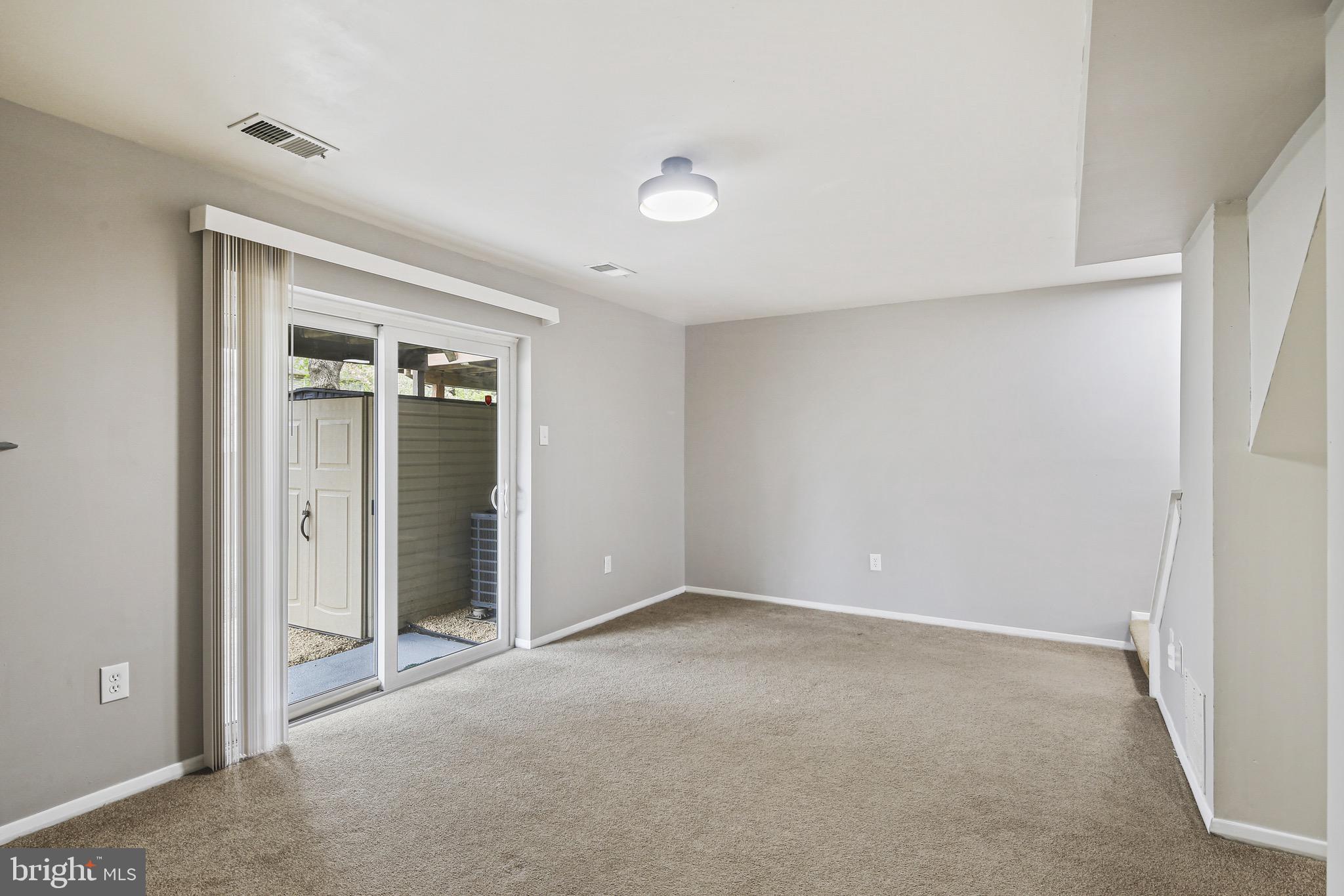 ELIZABETHS LANDING - Residential