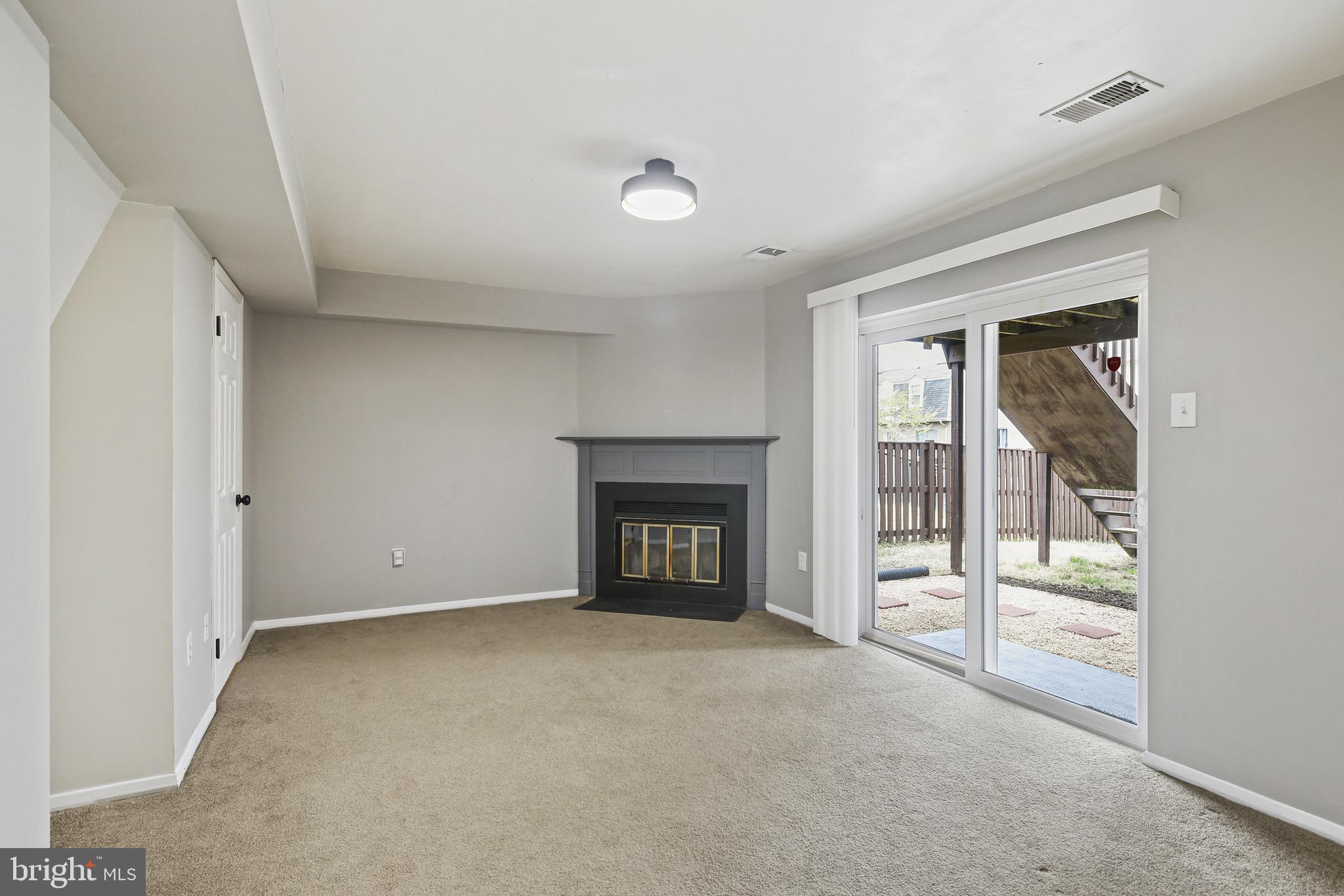 ELIZABETHS LANDING - Residential