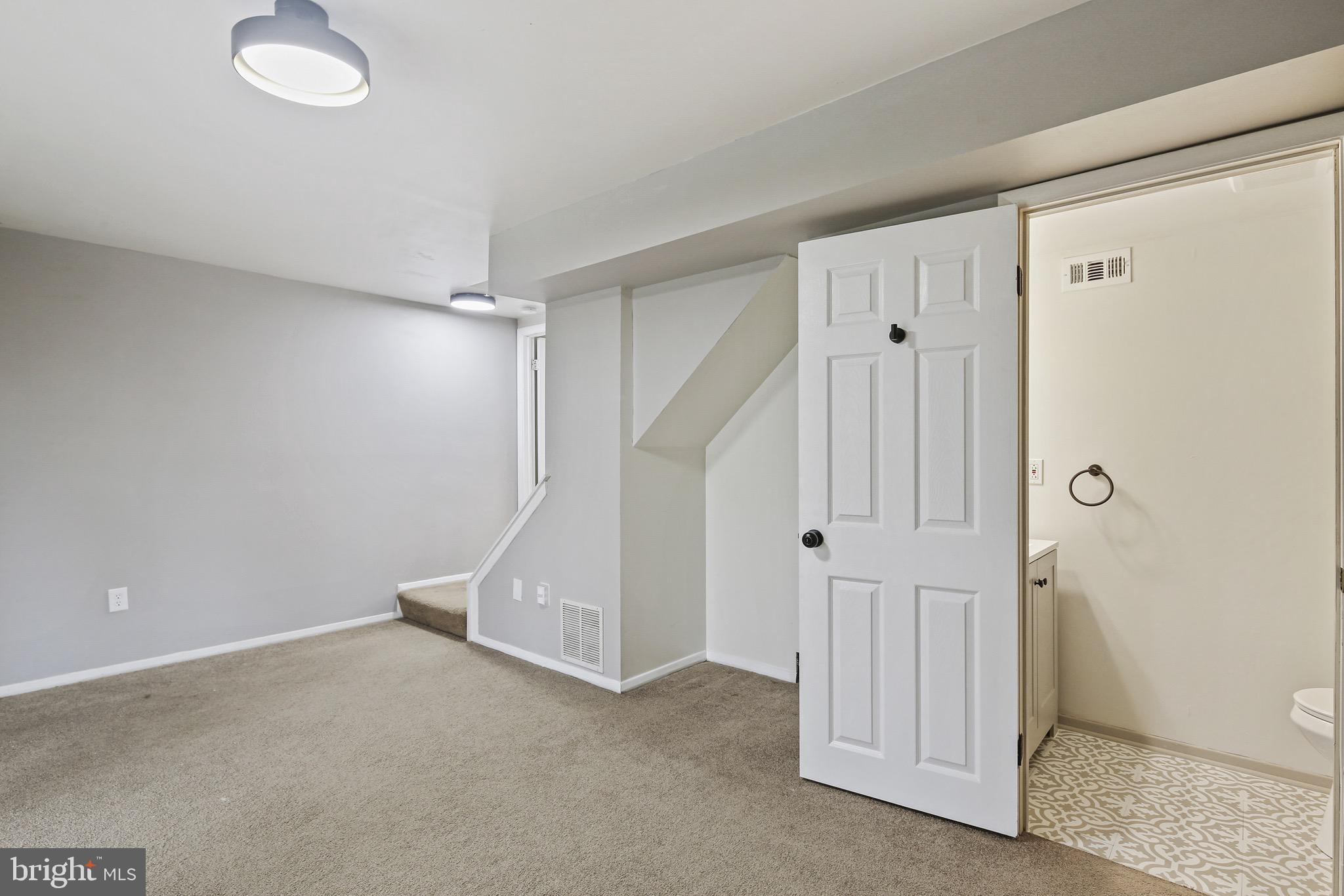 ELIZABETHS LANDING - Residential