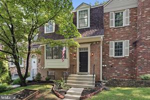 Photo of 3977 Burning Bush Court, FAIRFAX, VA 22033 (MLS # VAFX2333466)