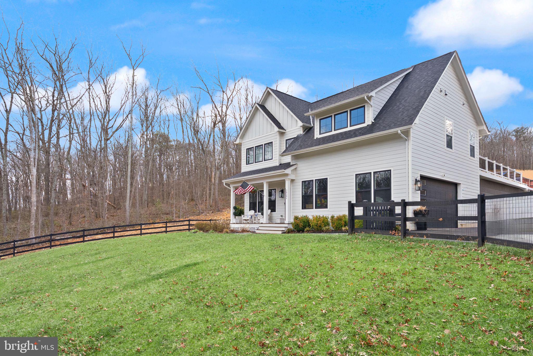 SADDLE RIDGE - Residential