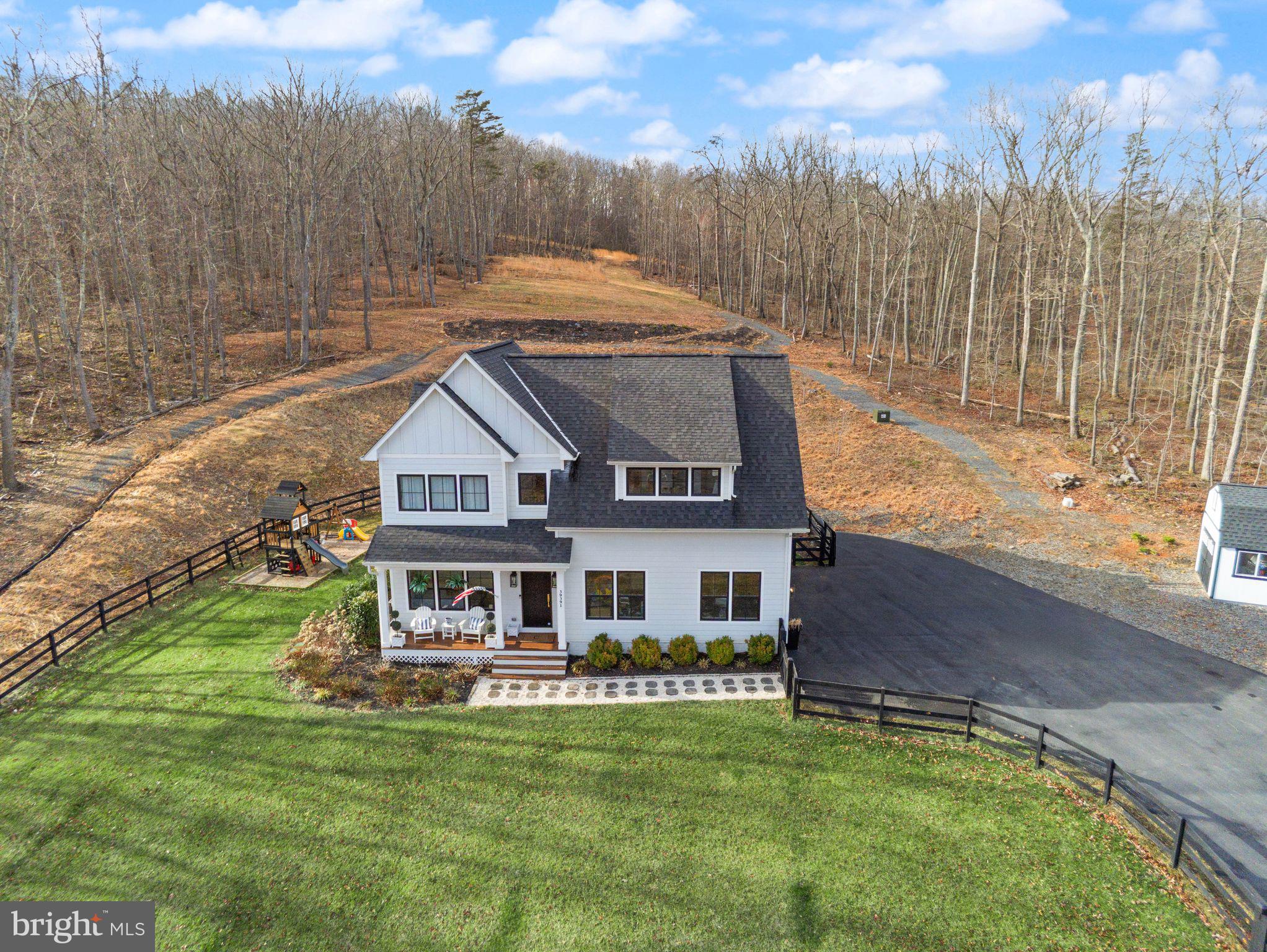 SADDLE RIDGE - Residential