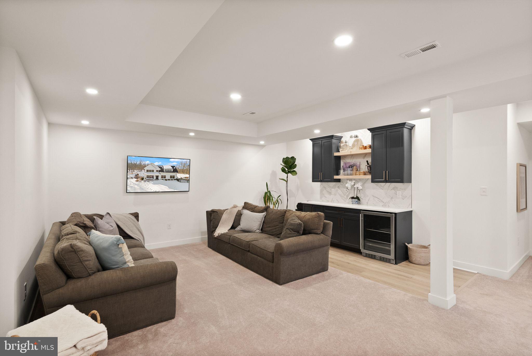 SADDLE RIDGE - Residential