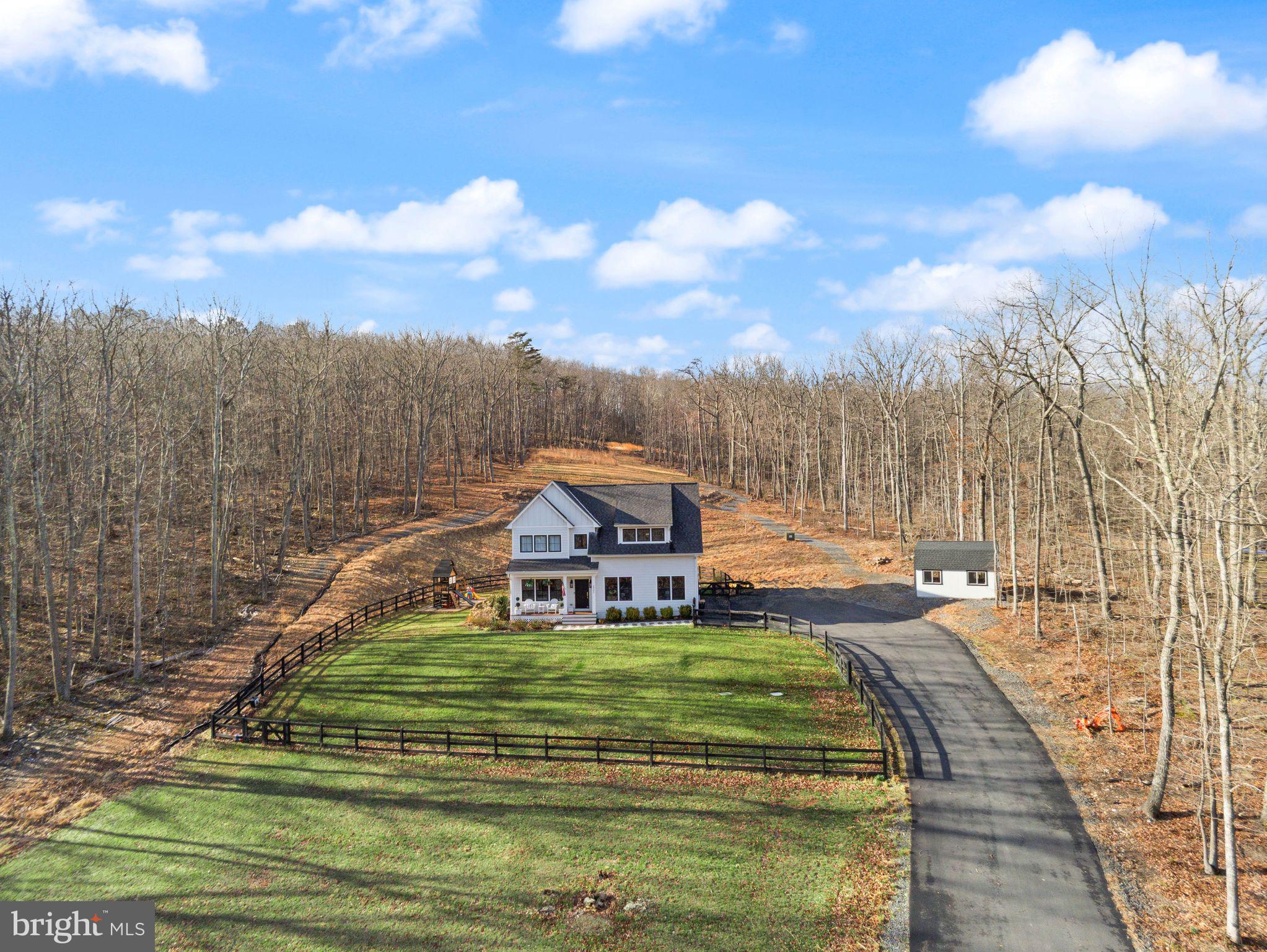 SADDLE RIDGE - Residential