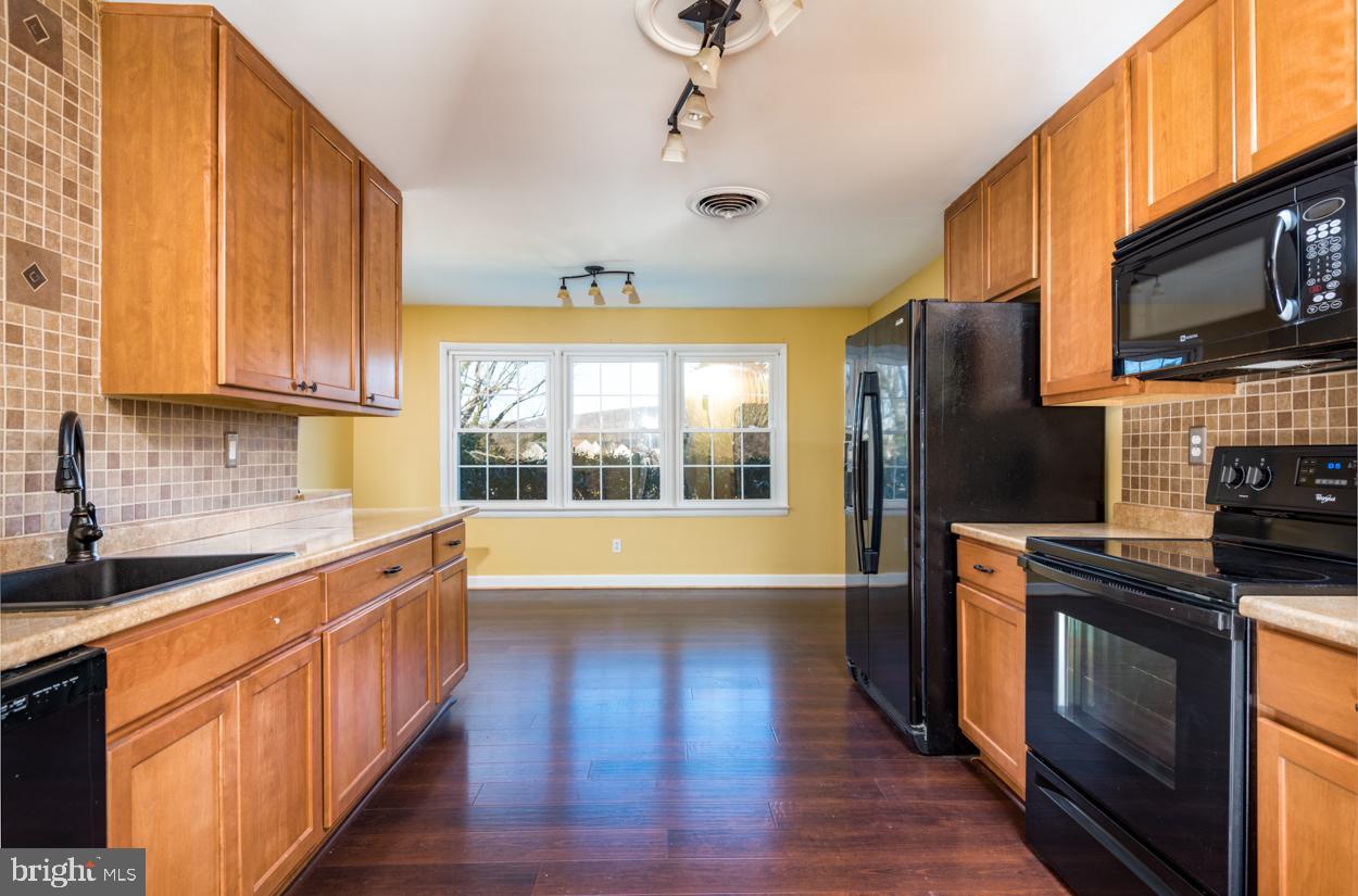 BROADVIEW ACRES - Residential