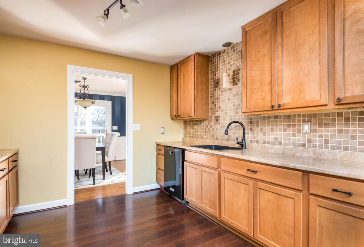 BROADVIEW ACRES - Residential