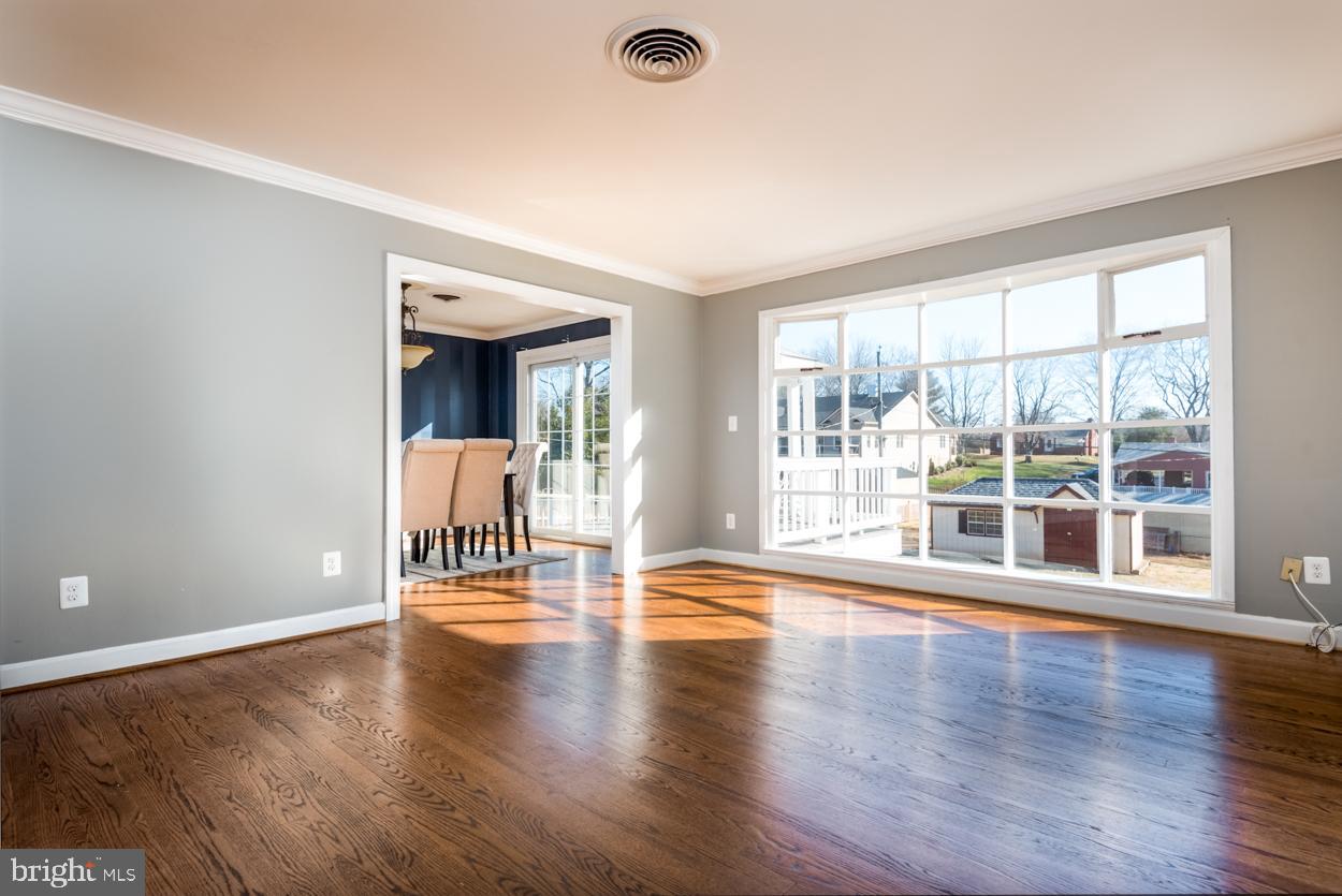 BROADVIEW ACRES - Residential