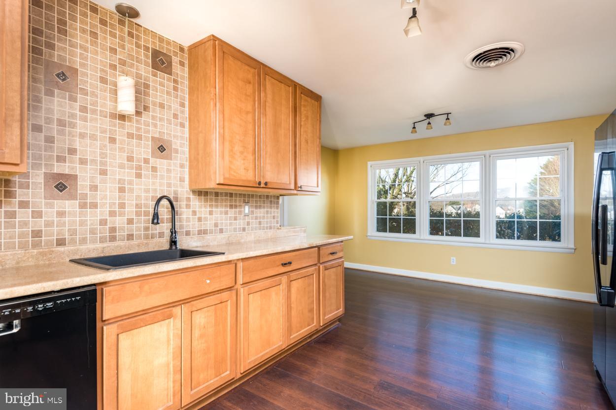 BROADVIEW ACRES - Residential