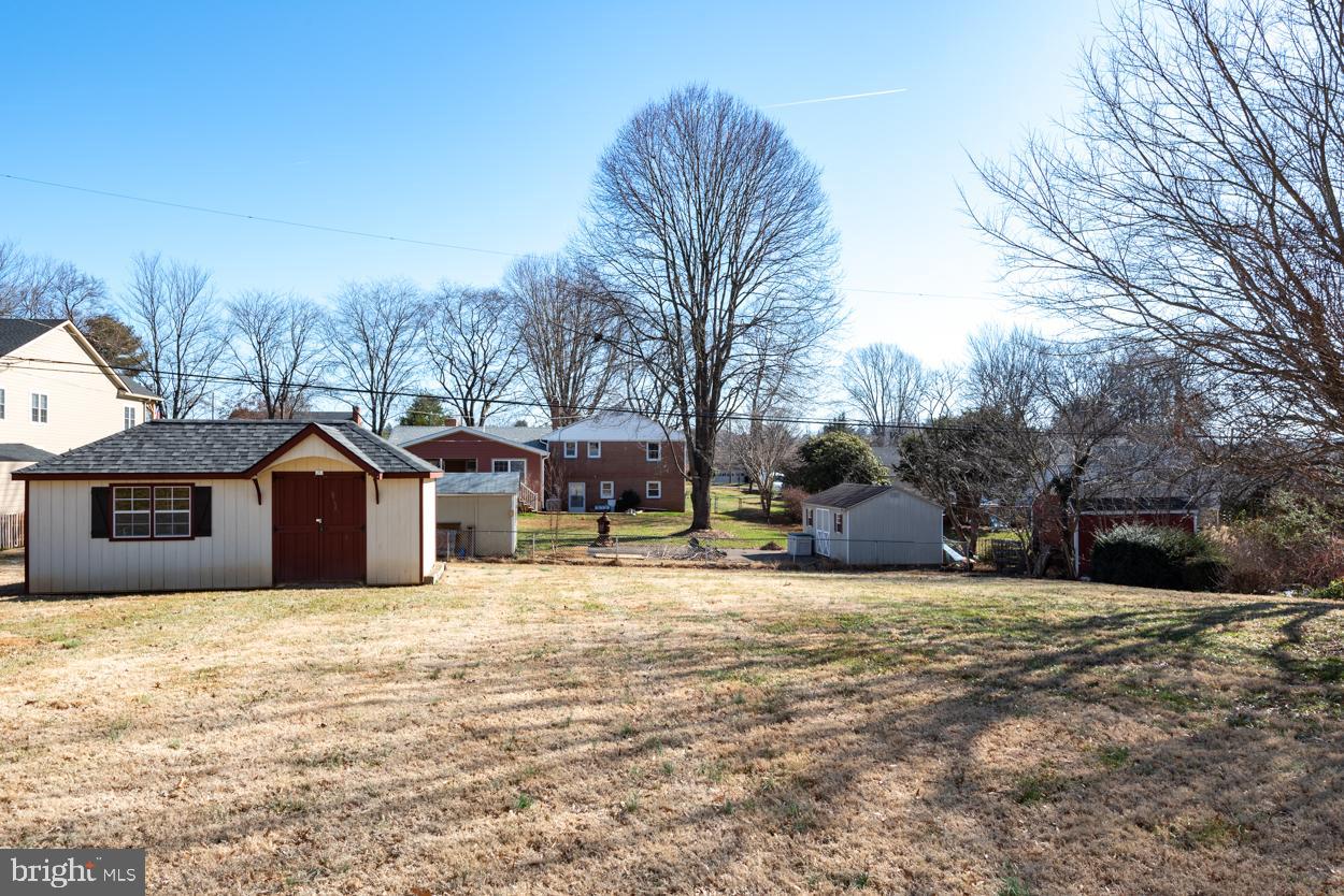 BROADVIEW ACRES - Residential