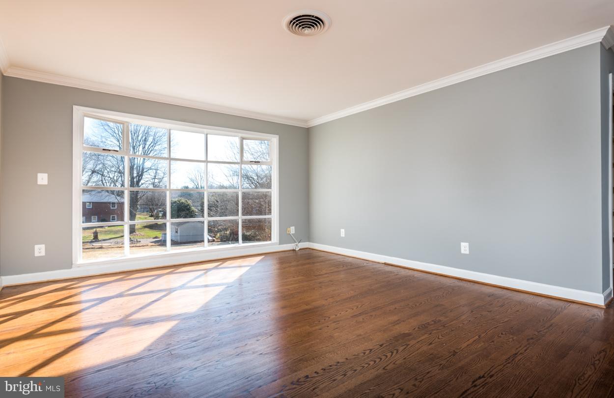 BROADVIEW ACRES - Residential