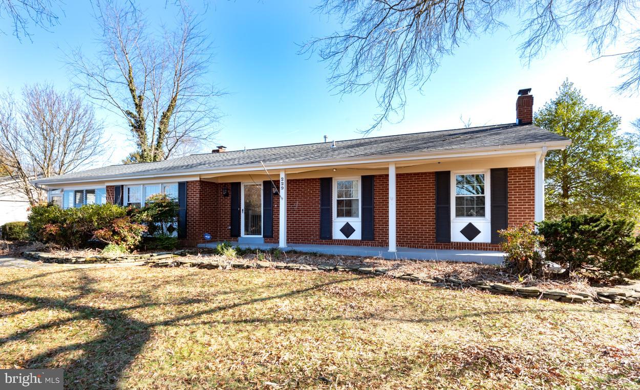 BROADVIEW ACRES - Residential