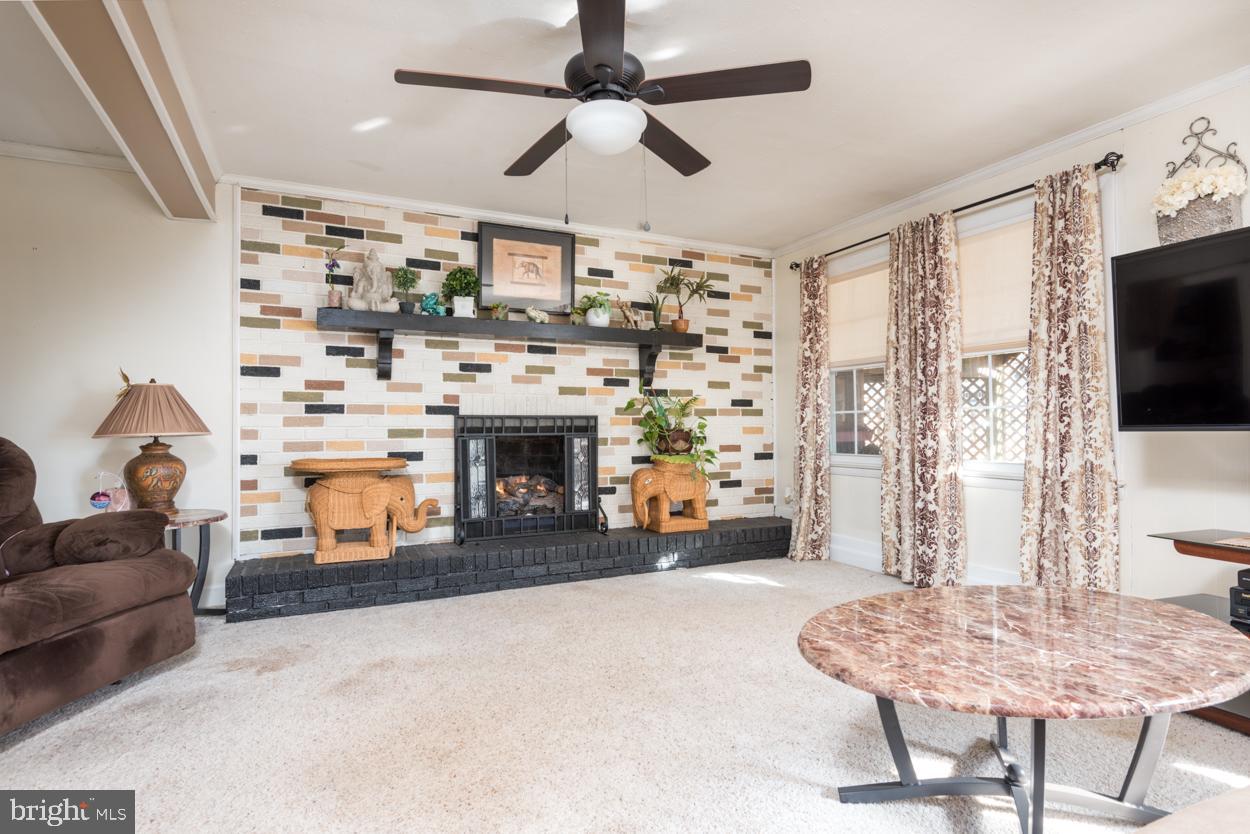 BROADVIEW ACRES - Residential