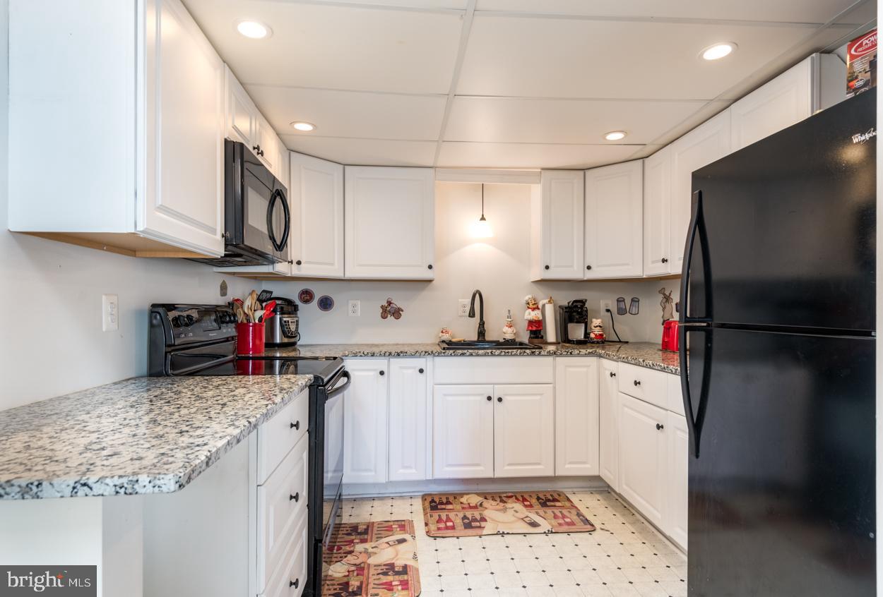 BROADVIEW ACRES - Residential