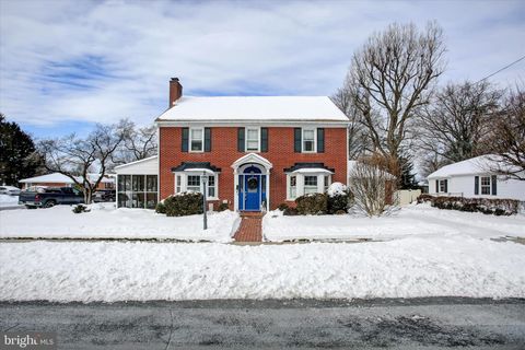 447 S COLDBROOK AVENUE CHAMBERSBURG PA 17201