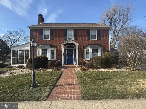 447 S COLDBROOK AVENUE CHAMBERSBURG PA 17201