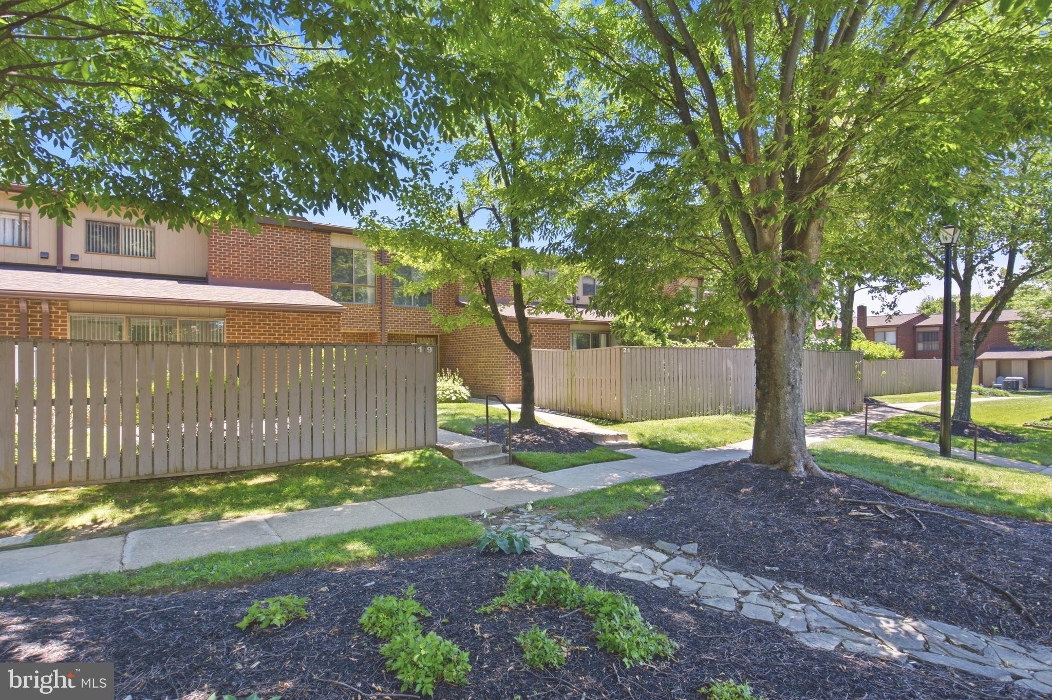 19 SADDLE COURT B