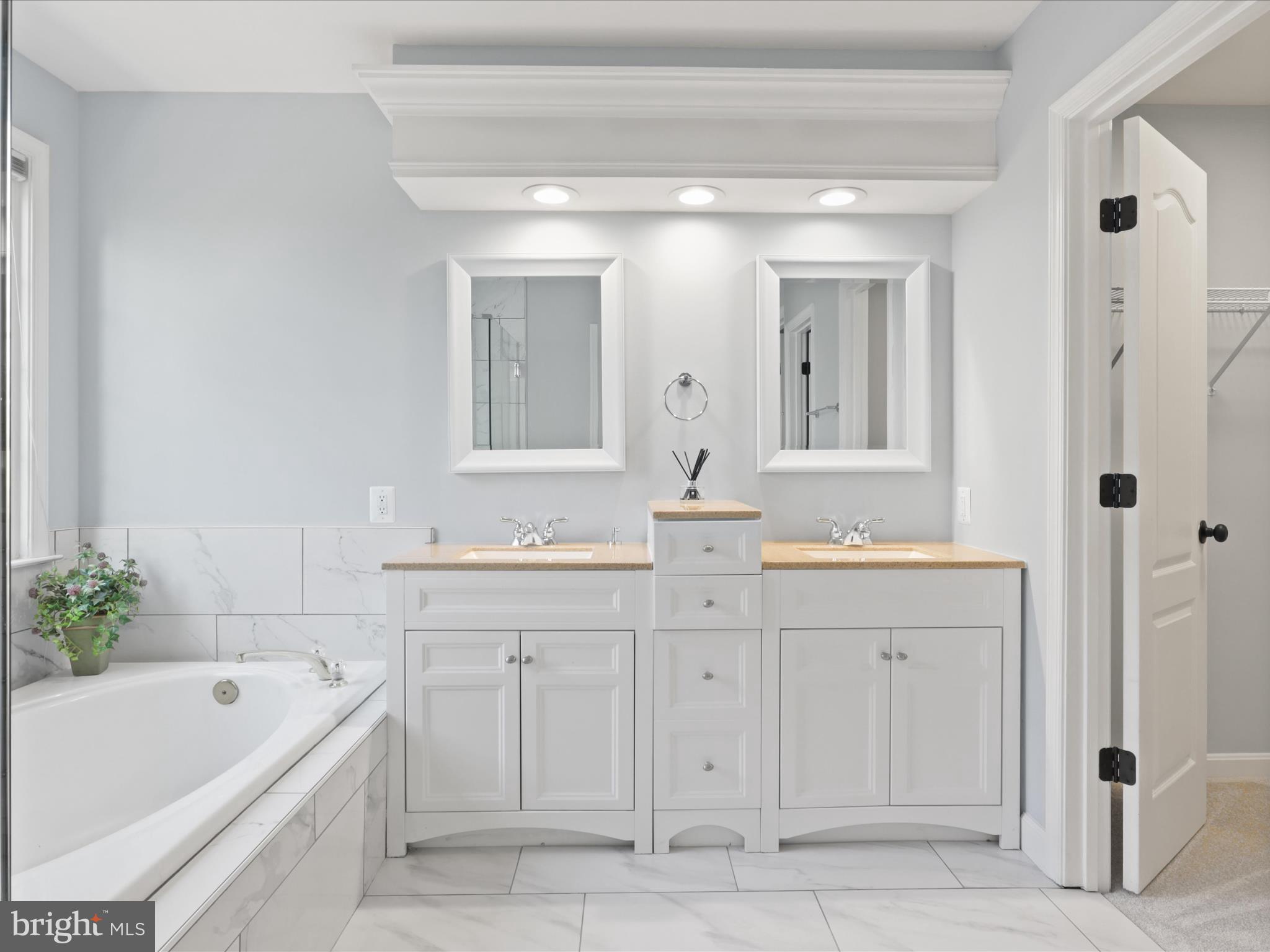 POTOMAC LAKES - Residential