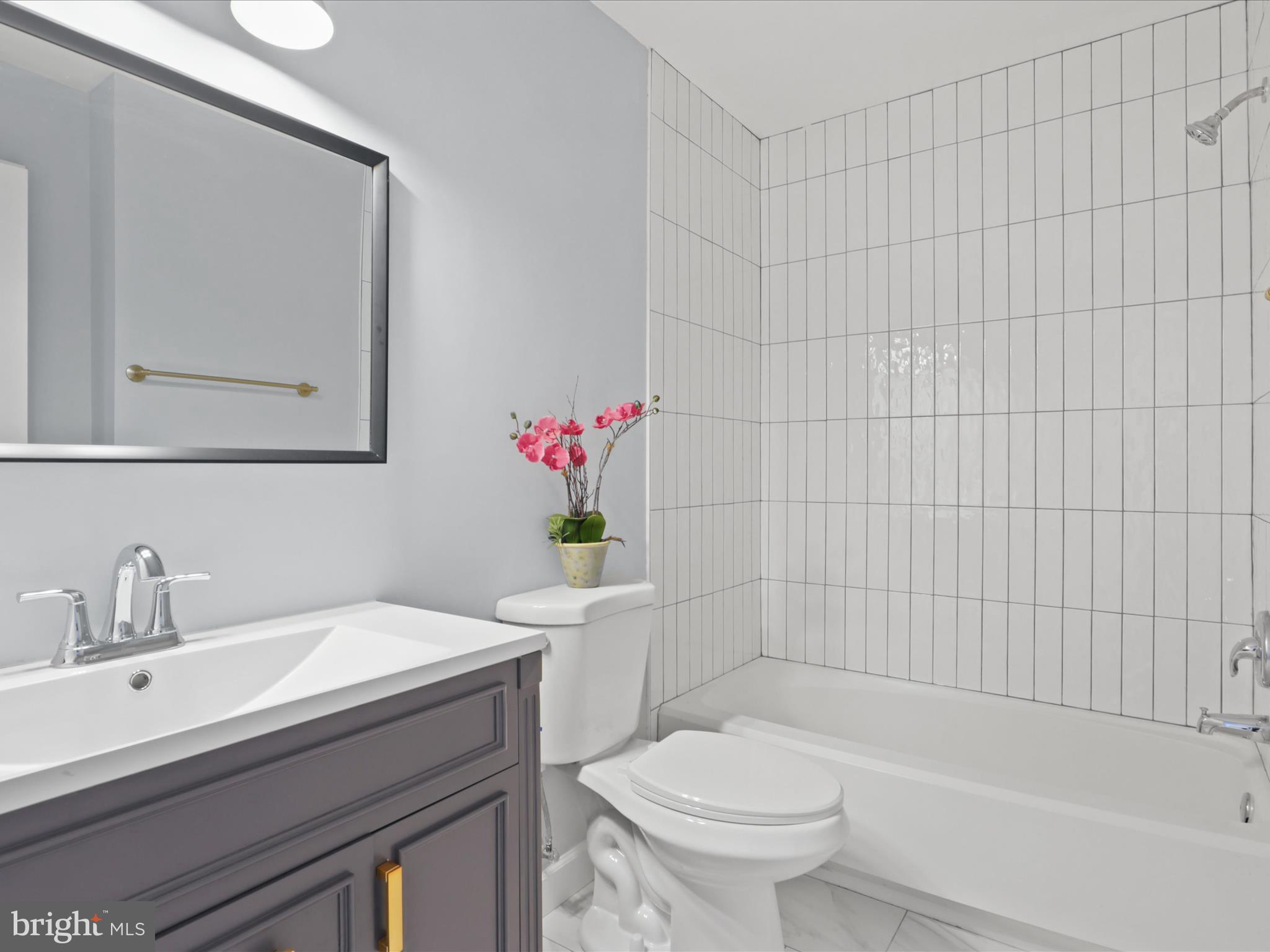 POTOMAC LAKES - Residential