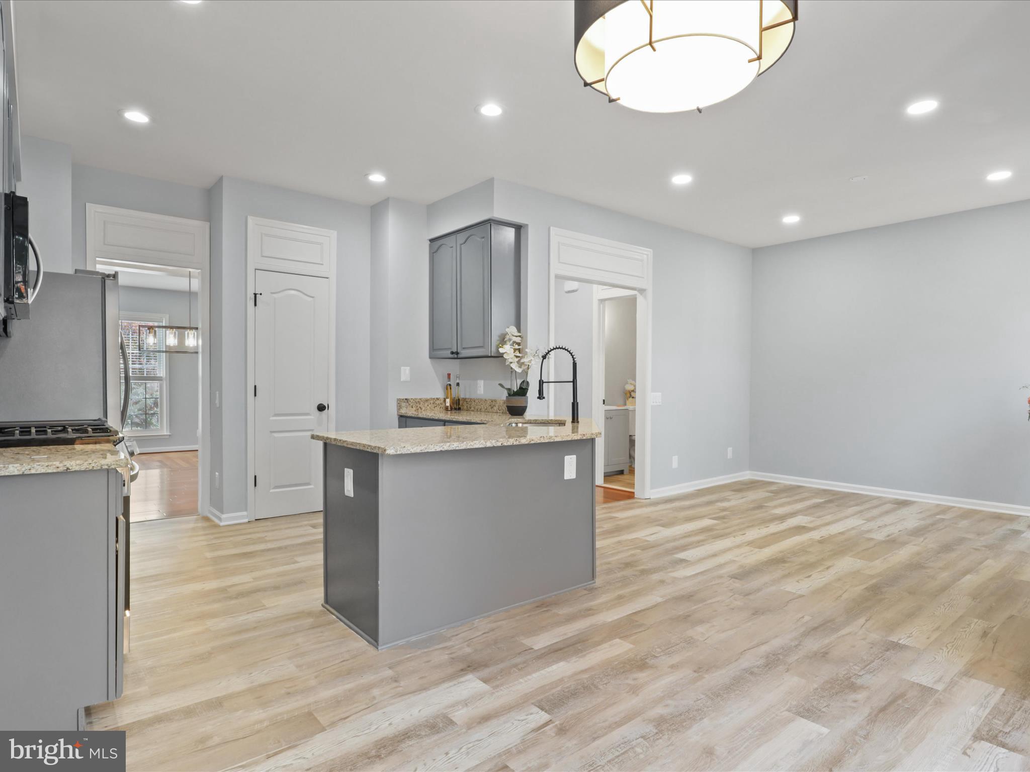 POTOMAC LAKES - Residential