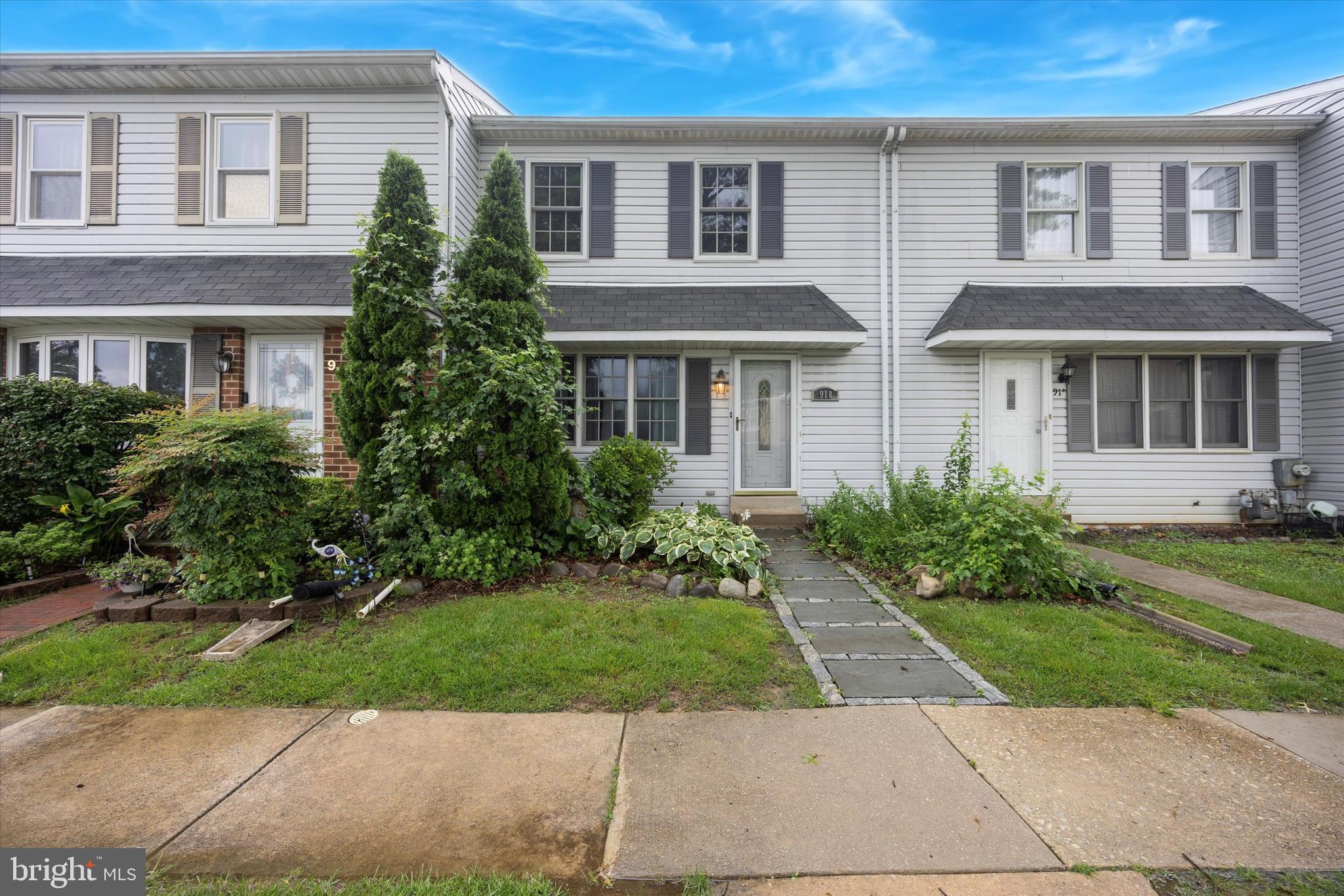 A commuter's paradise, 918 Greenhouse Drive is located steps away from the Secane regional rail station with quick access to Philadelphia and beyond. Less than a five minute drive to the shopping mecca that is Baltimore Pike, Greenhouse Drive is a quiet community tucked just away from the bustling thoroughfares of Delaware County. Ideal for any living situation, come get to know 918 Greenhouse Drive today!