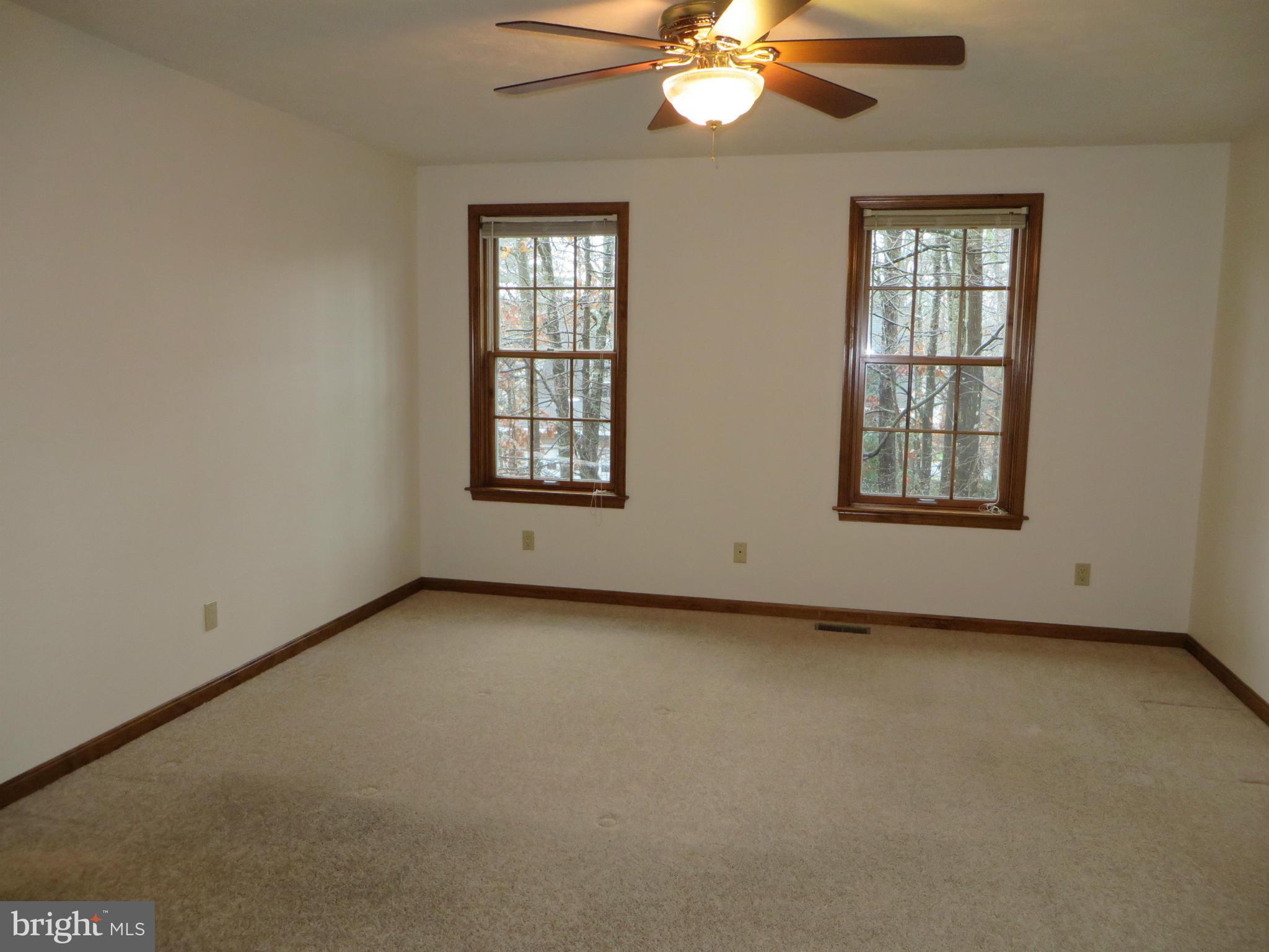 SYCAMORE HOLLOW OF WLDWD - Residential Lease