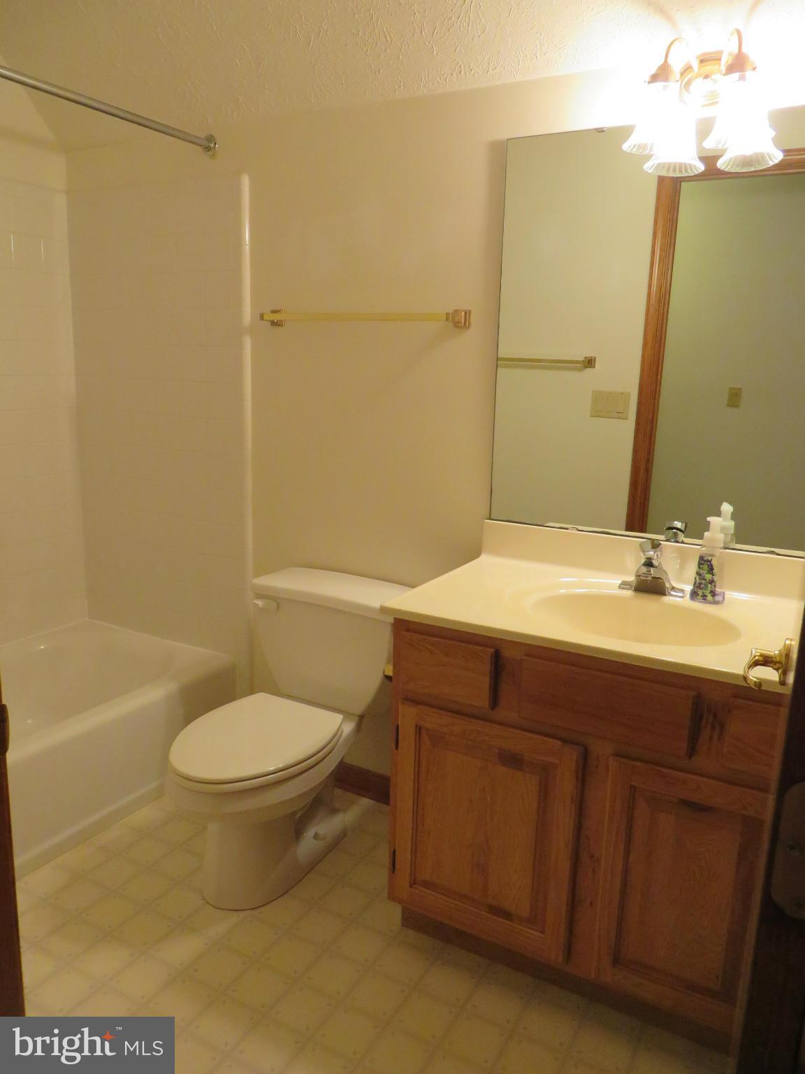 SYCAMORE HOLLOW OF WLDWD - Residential Lease