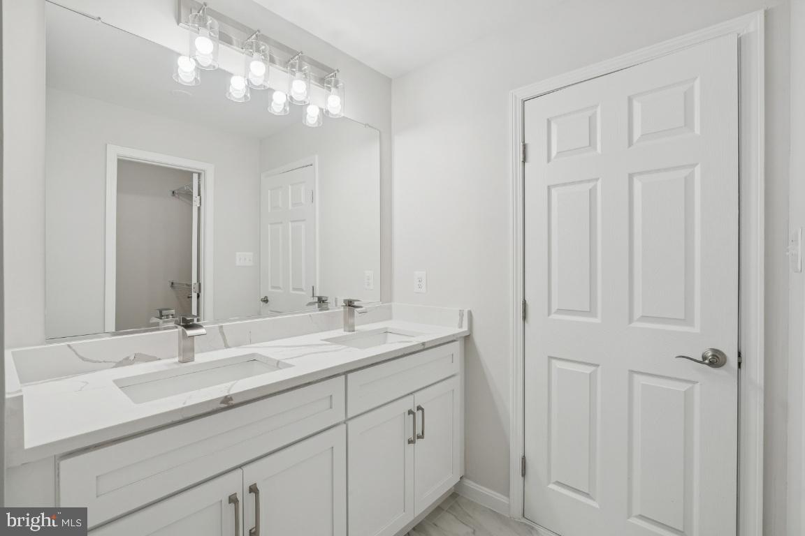 FRANKLIN FARM - Residential