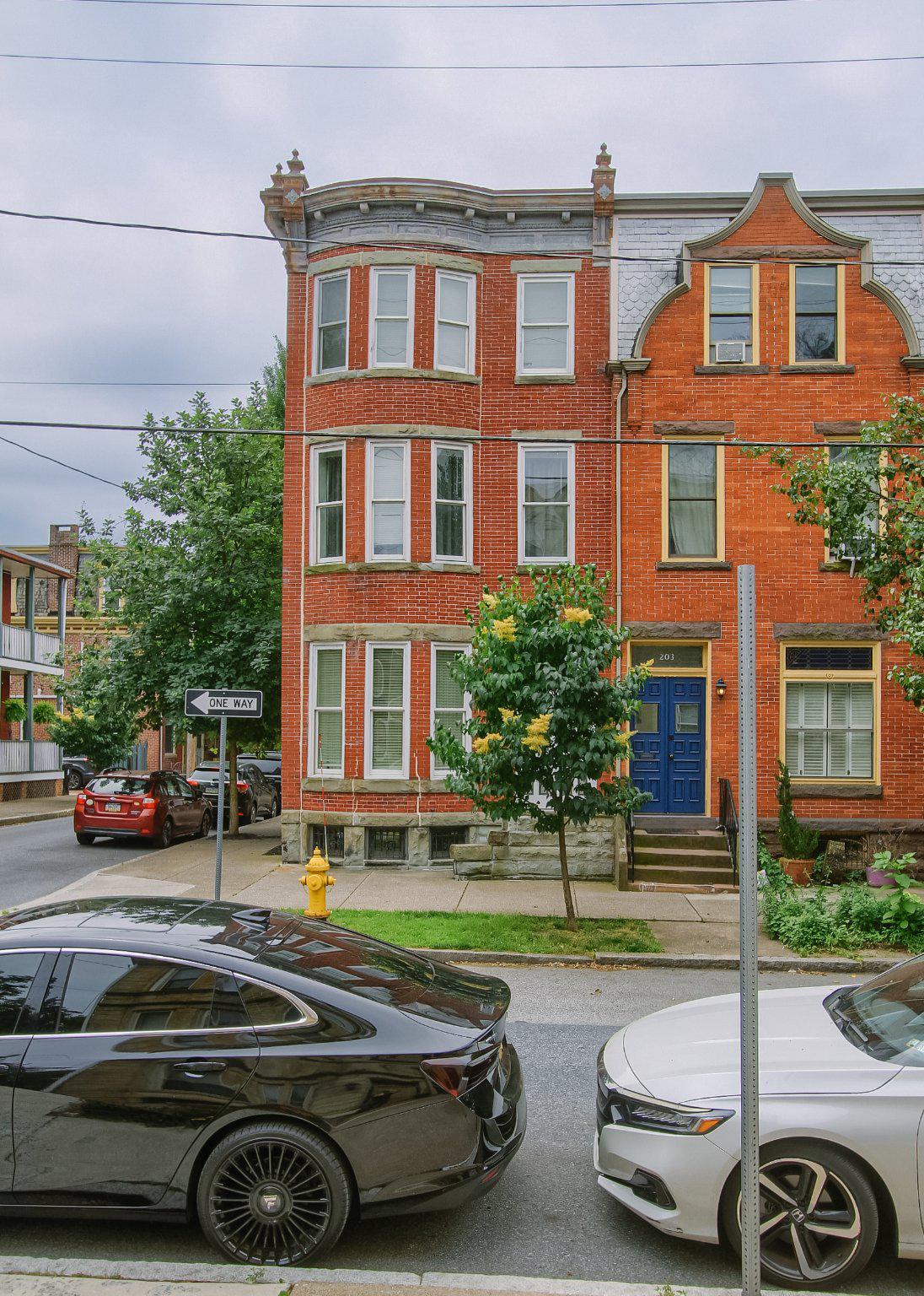 205 HARRIS STREET