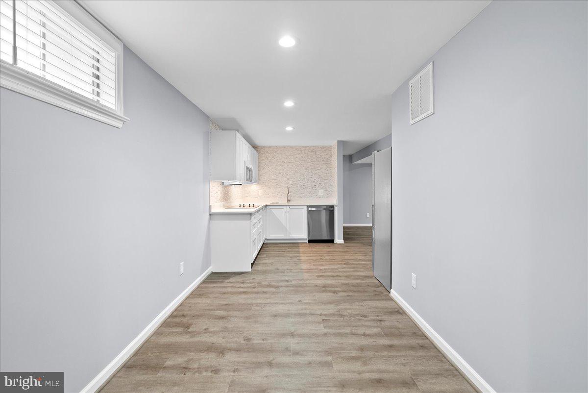 MEADOW HALL - Residential Lease