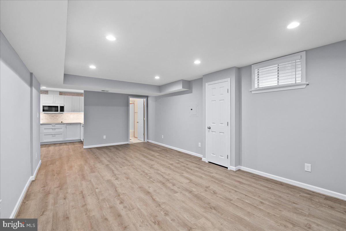 MEADOW HALL - Residential Lease