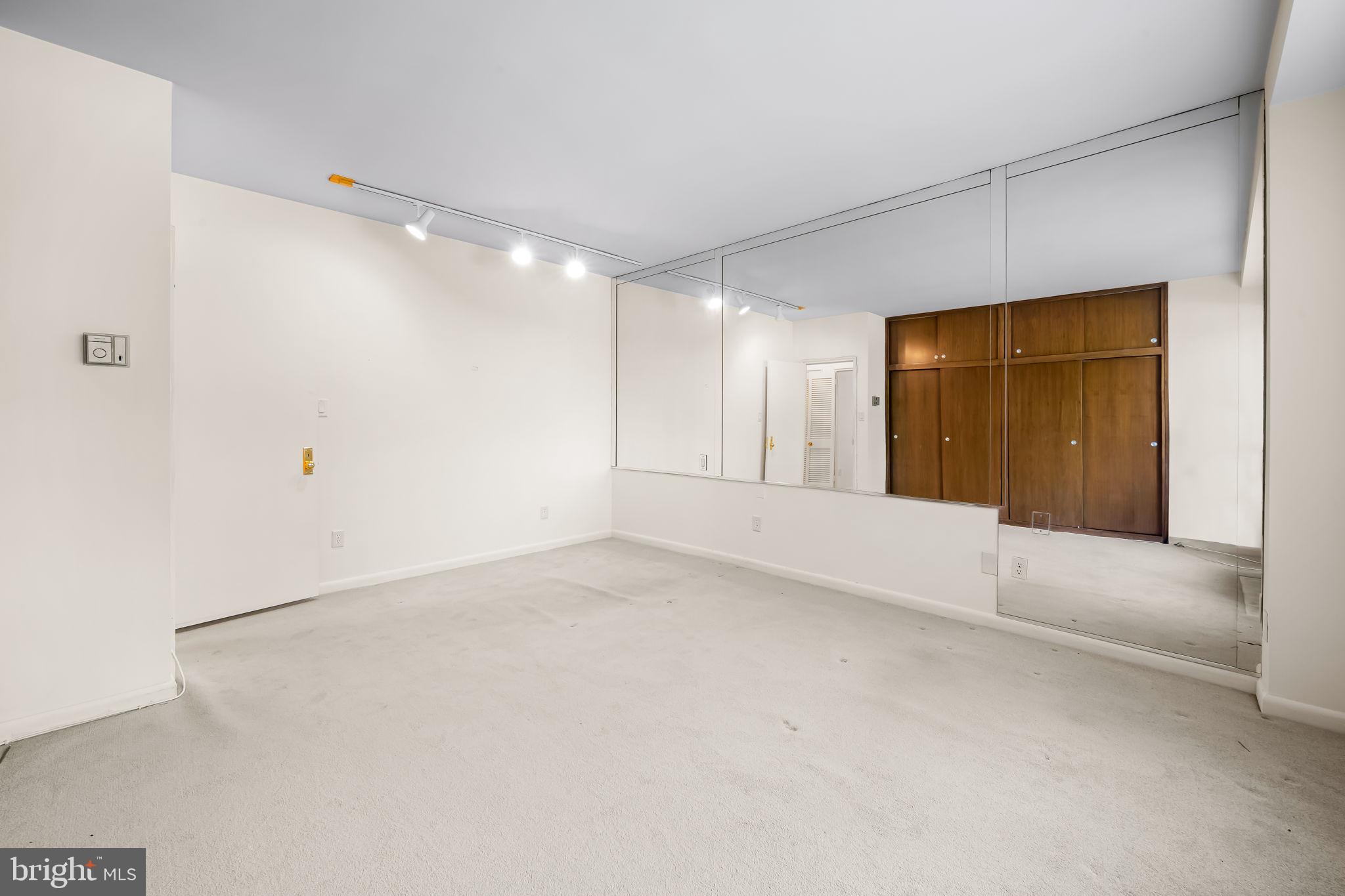 PIKESVILLE - Residential