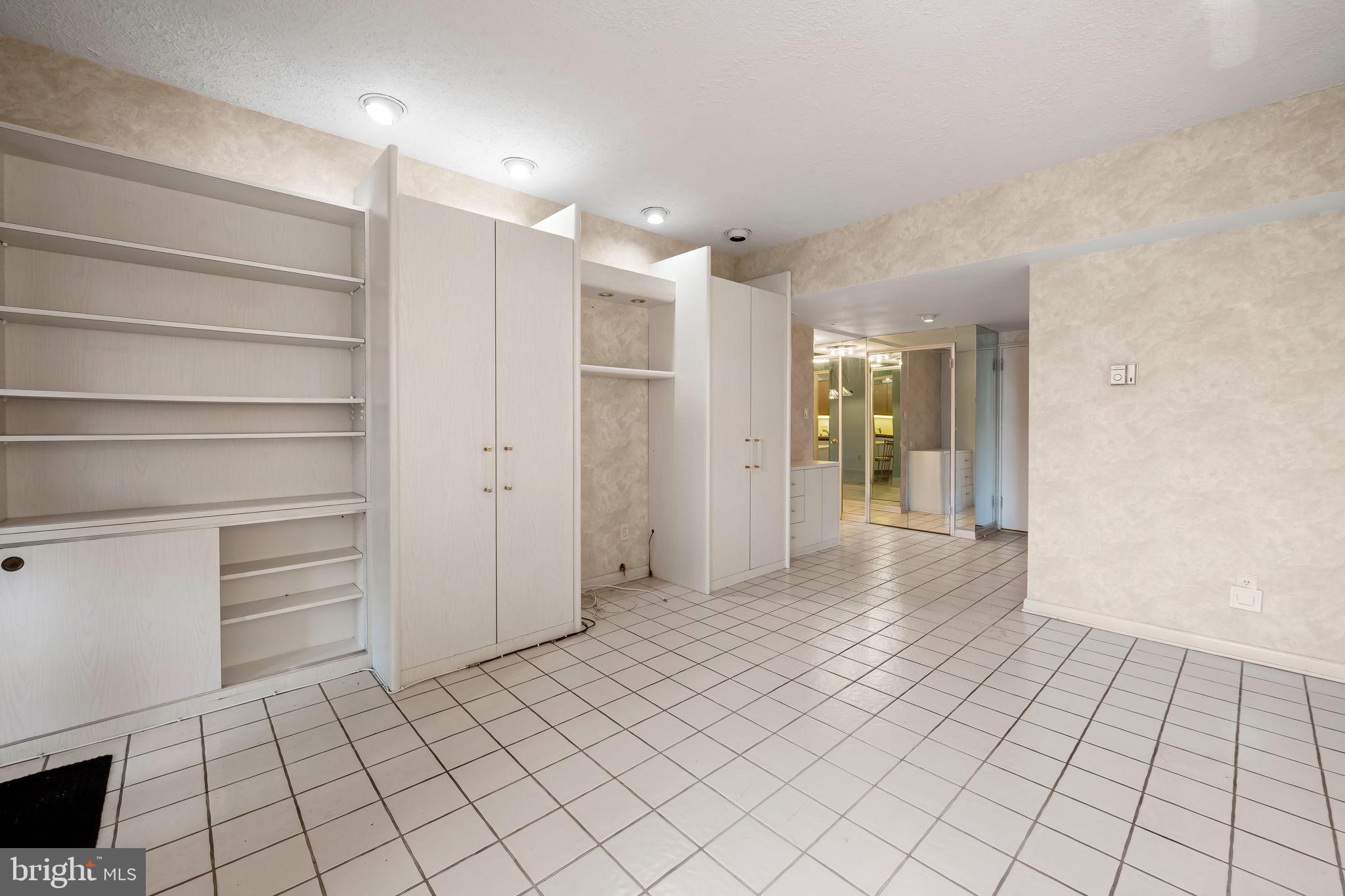 PIKESVILLE - Residential