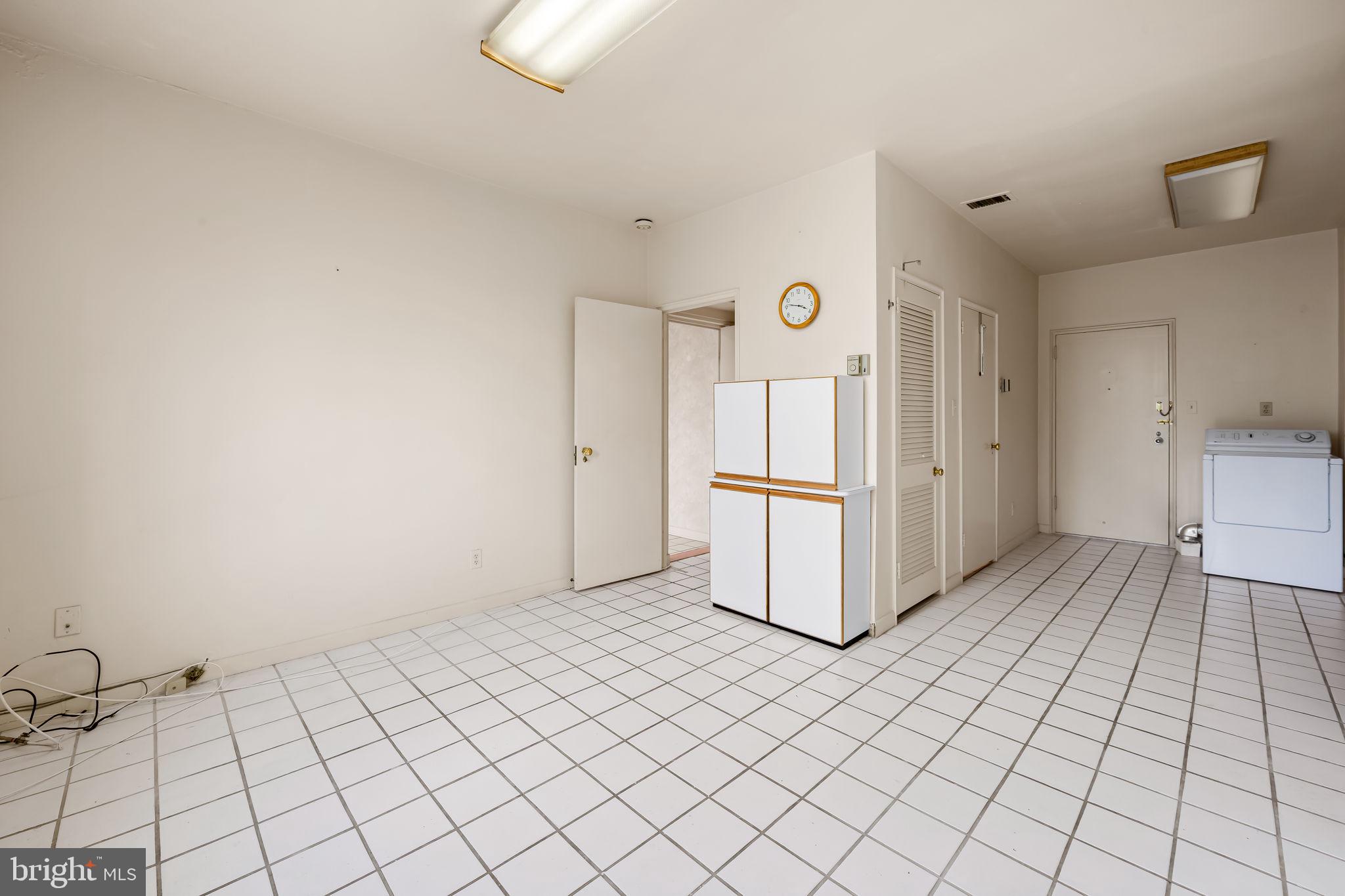 PIKESVILLE - Residential
