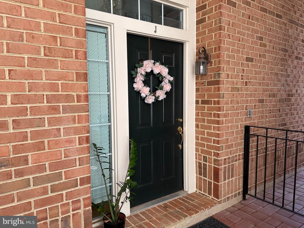 GATES OF WESTFALLS - Residential Lease