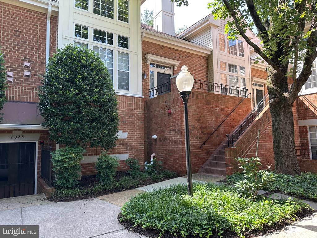 GATES OF WESTFALLS - Residential Lease