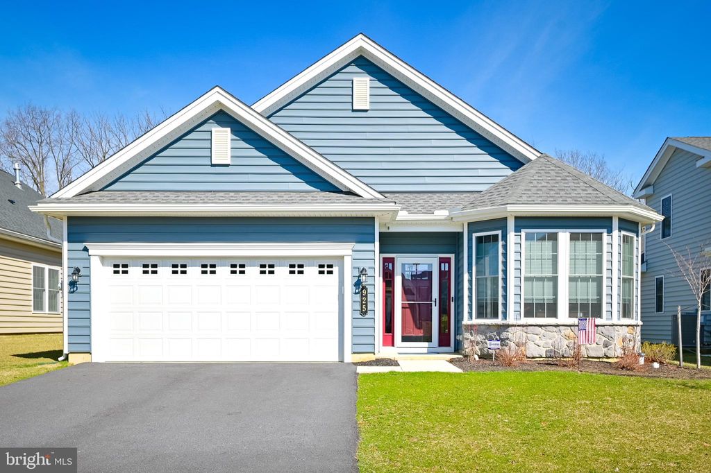 Photo of 925 Founders Way, EAST PETERSBURG, PA 17520 (MLS # PALA2084666)