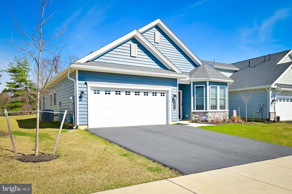 Photo of 925 Founders Way, EAST PETERSBURG, PA 17520 (MLS # PALA2084666)