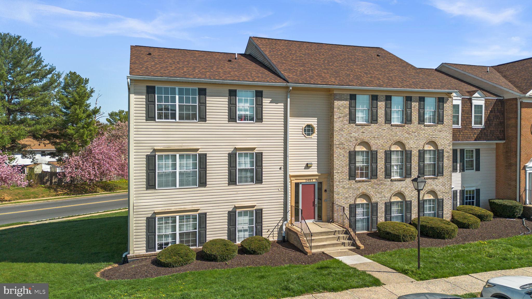 PARKWAY CONDOMINIUMS - Residential