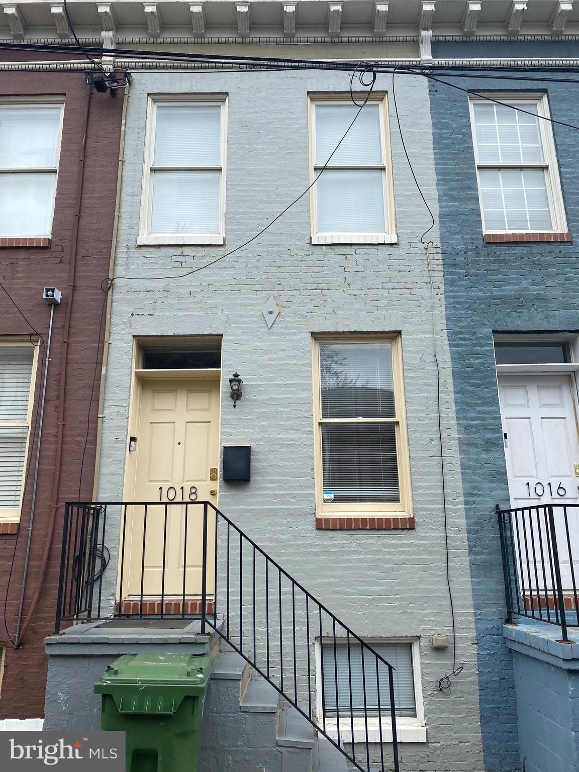 HOLLINS MARKET - Residential