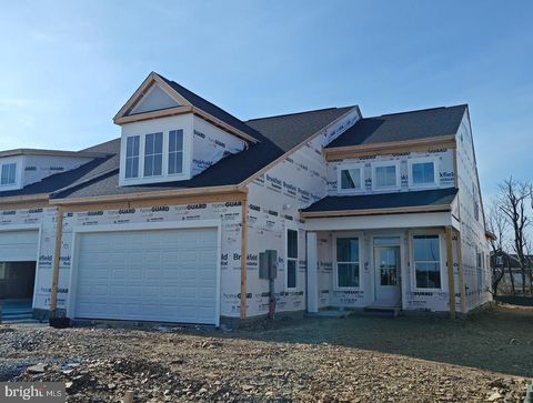 Townhouse For Sale - 112 Zinnia Lane<br/> Frederick County, WINCHESTER, VA 22603