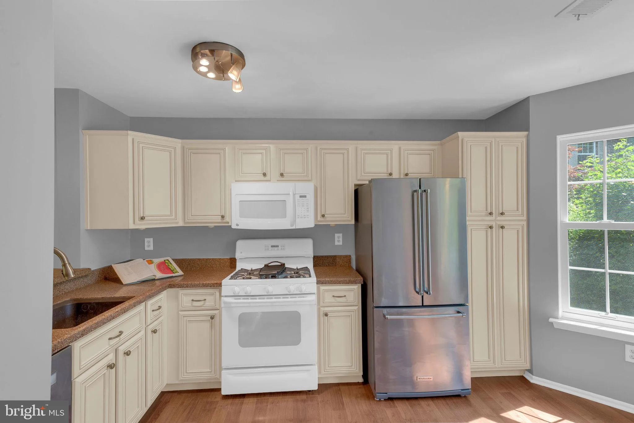 Monmouth Junction, New Jersey 08852, United States, 2 Bedrooms Bedrooms, ,2 BathroomsBathrooms,Residential,Active,164424