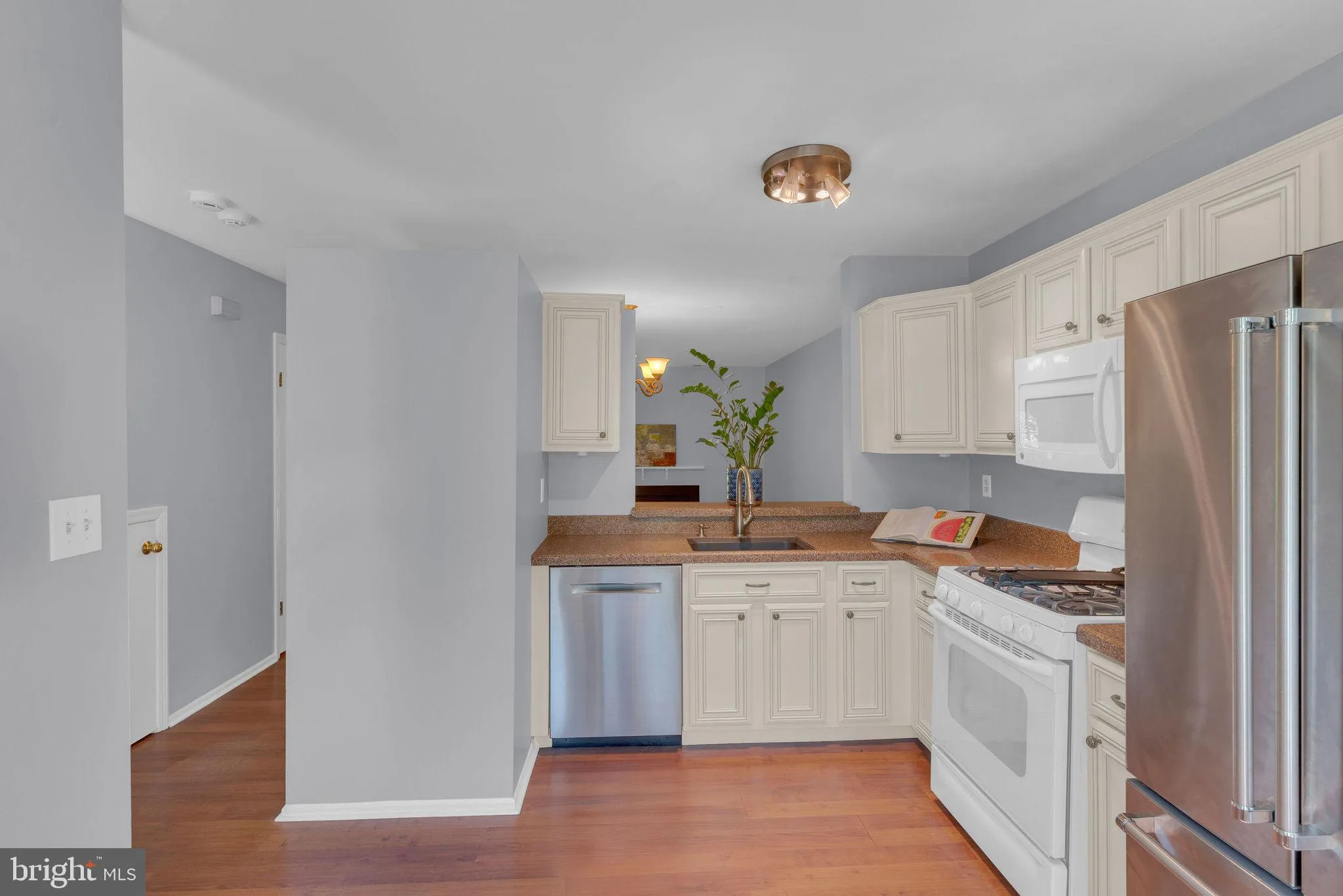 Monmouth Junction, New Jersey 08852, United States, 2 Bedrooms Bedrooms, ,2 BathroomsBathrooms,Residential,Active,164424