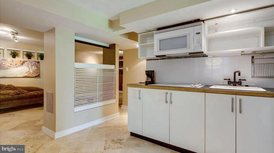 KENSINGTON - Residential Lease