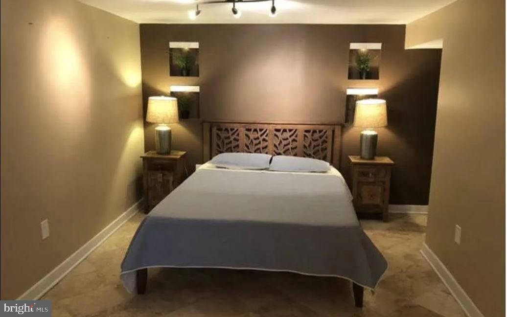 KENSINGTON - Residential Lease