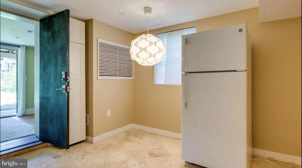 KENSINGTON - Residential Lease