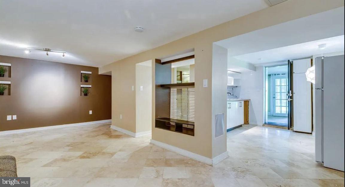 KENSINGTON - Residential Lease