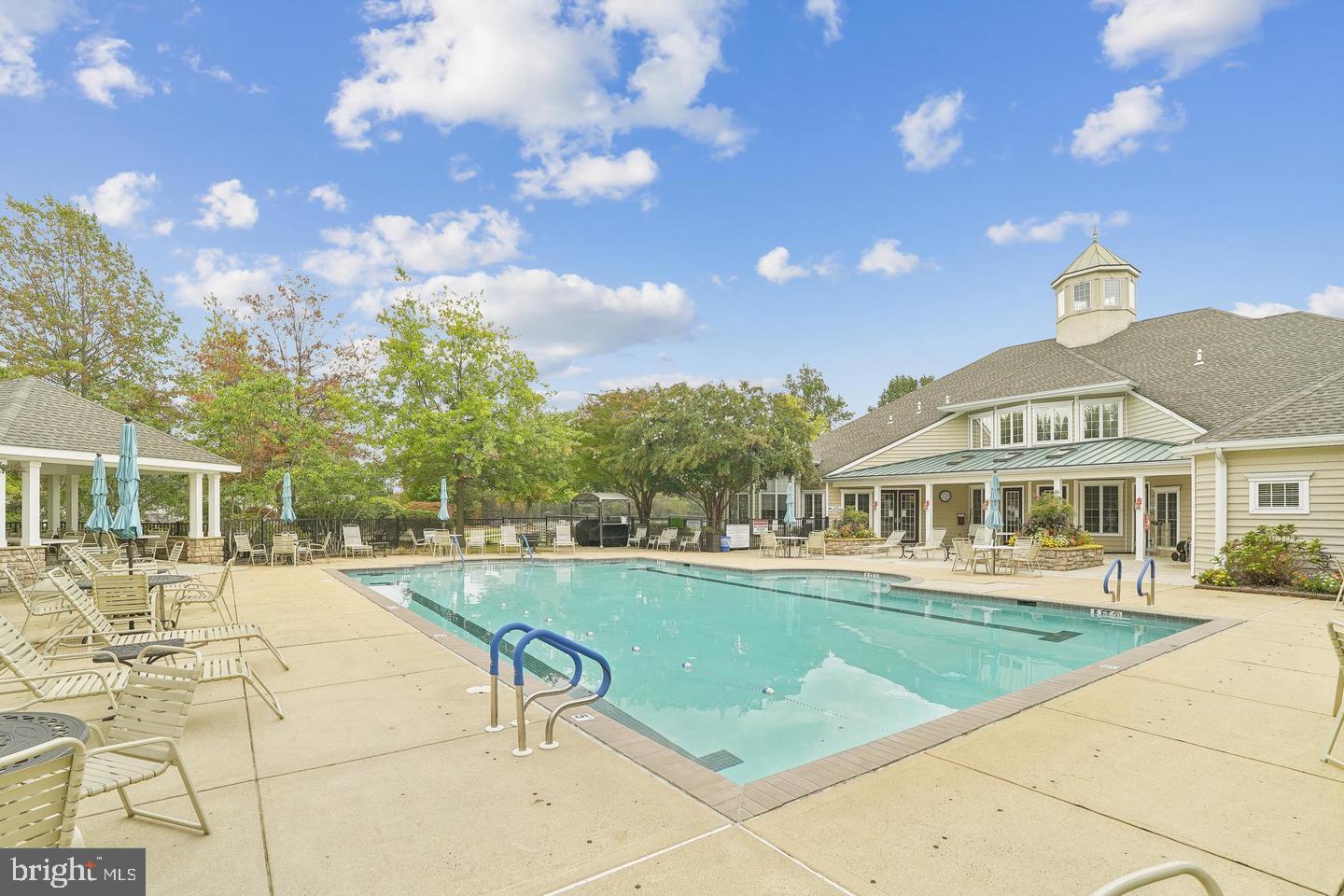 CREEKSIDE VILLAGE - Residential