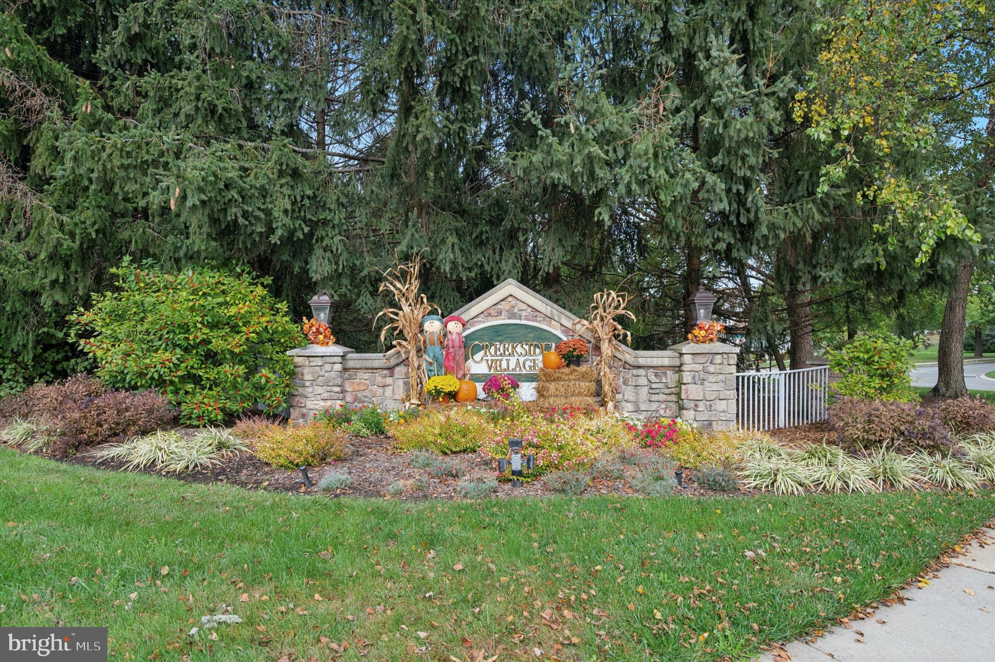 CREEKSIDE VILLAGE - Residential